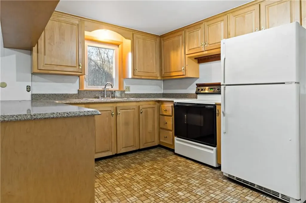 28 Sheltra Avenue Coventry RI 02816