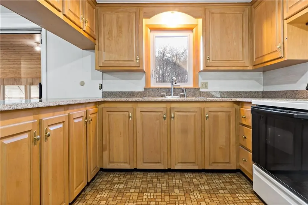28 Sheltra Avenue Coventry RI 02816