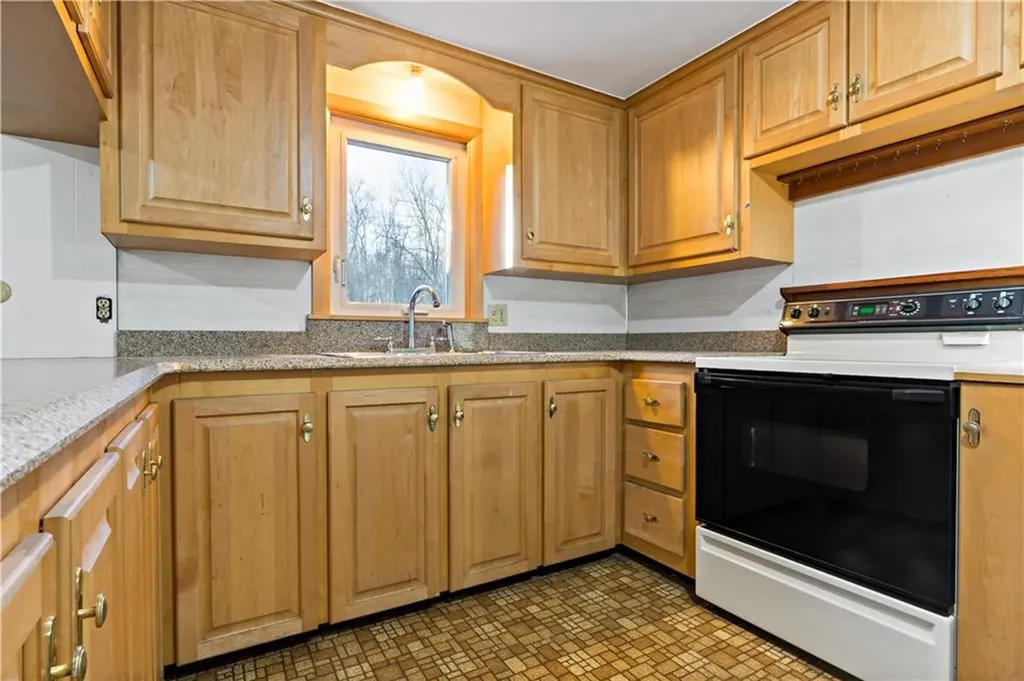 28 Sheltra Avenue Coventry RI 02816