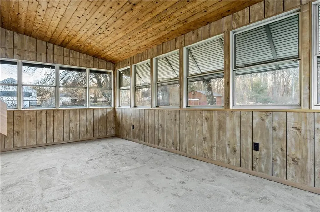 28 Sheltra Avenue Coventry RI 02816