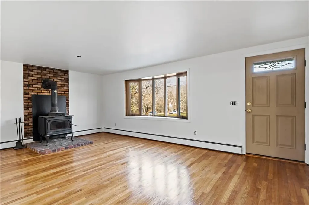 28 Sheltra Avenue Coventry RI 02816
