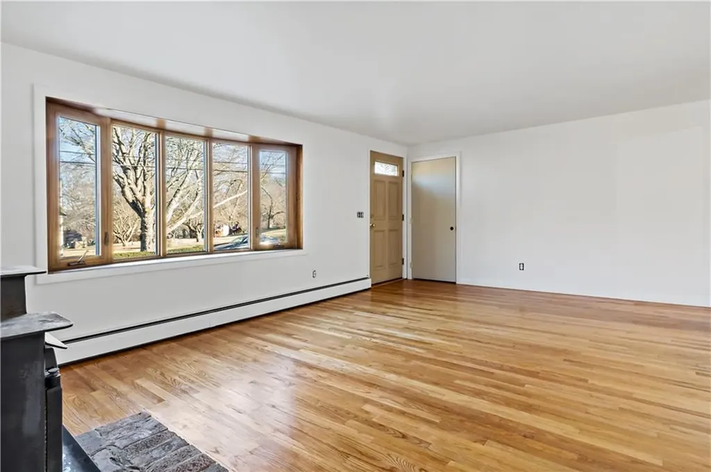 28 Sheltra Avenue Coventry RI 02816