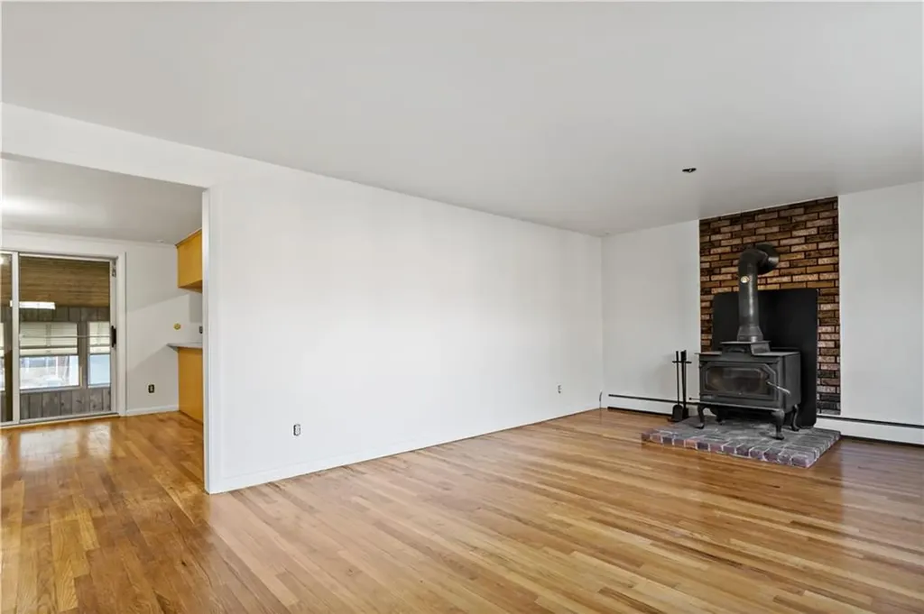 28 Sheltra Avenue Coventry RI 02816