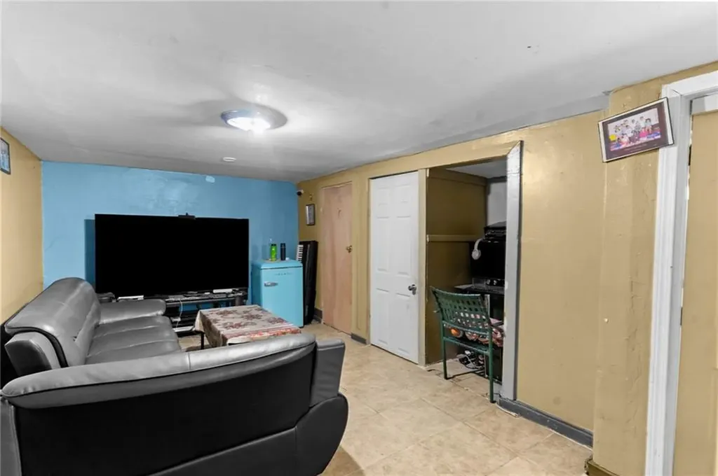 145 Benedict Street Providence RI 02909