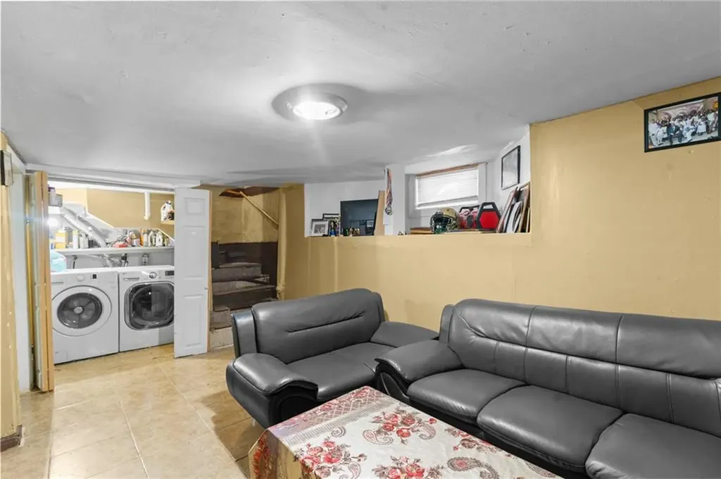 145 Benedict Street Providence RI 02909