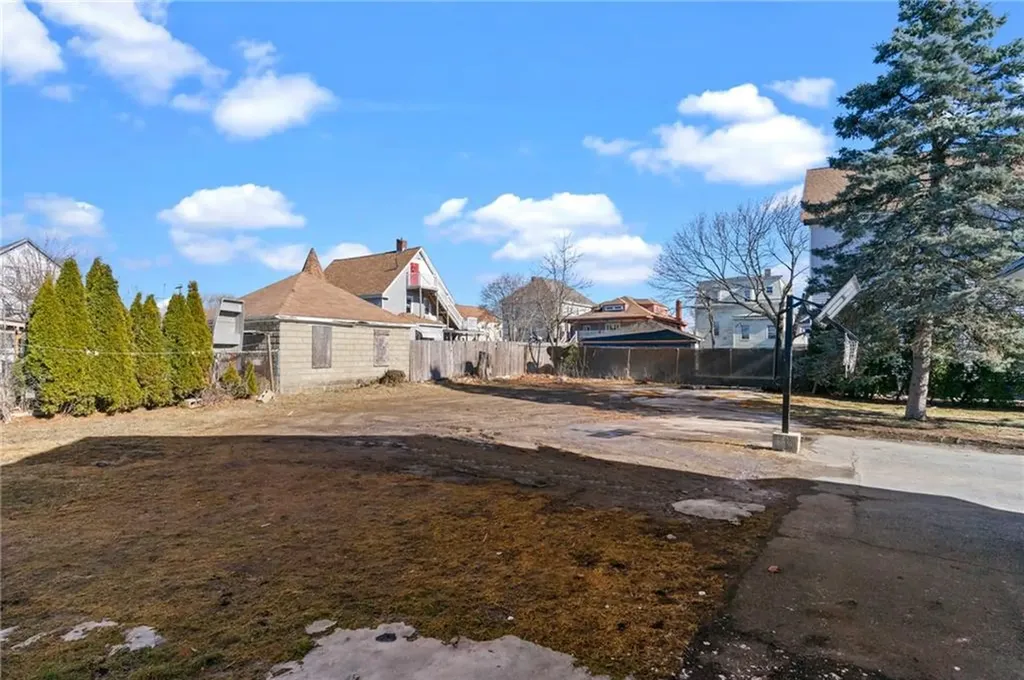 145 Benedict Street Providence RI 02909