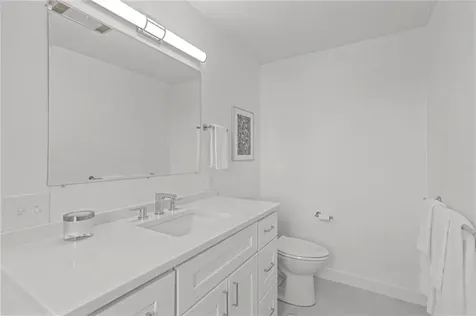 25 Tobin Lane Bristol RI 02809