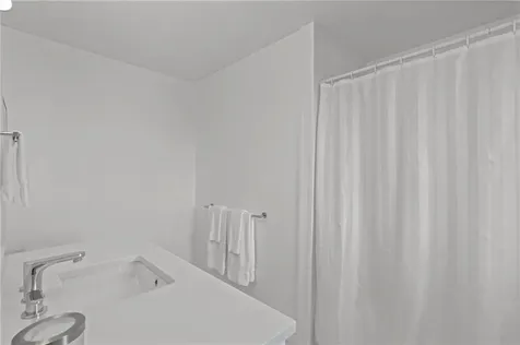 25 Tobin Lane Bristol RI 02809