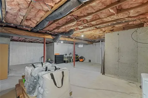 25 Tobin Lane Bristol RI 02809