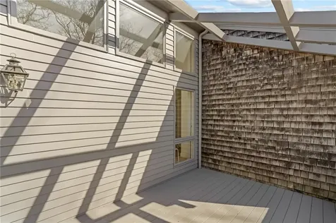 25 Tobin Lane Bristol RI 02809