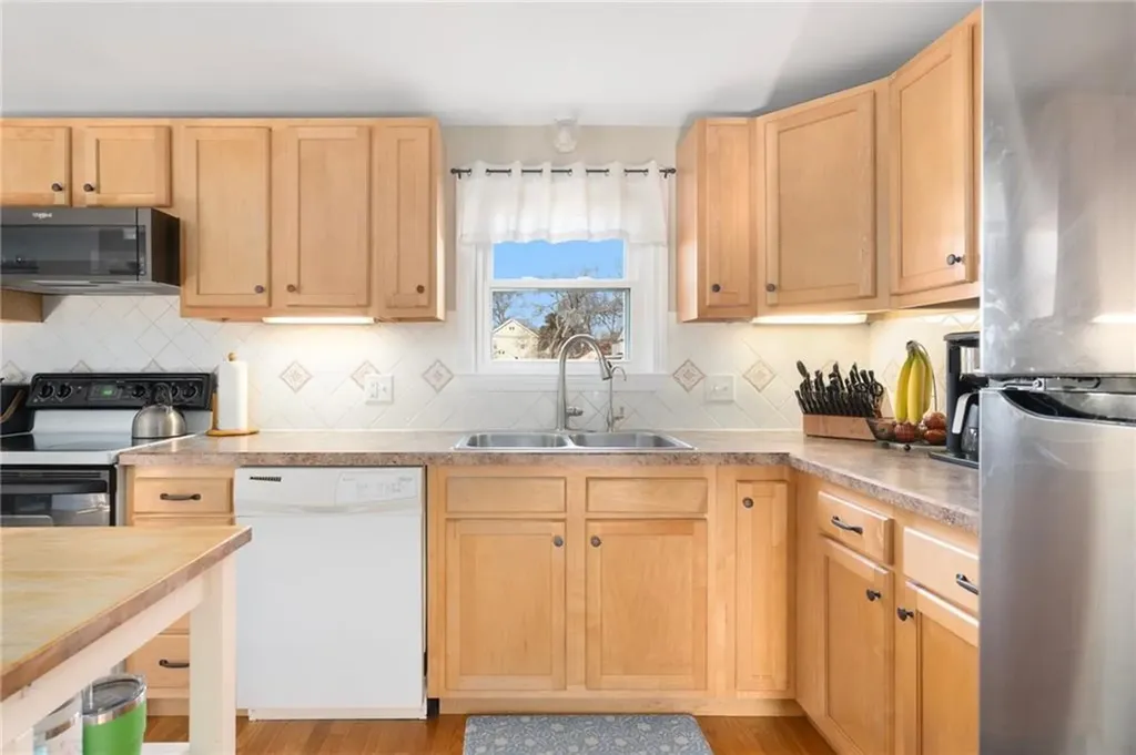 47 Arlee Street Warwick RI 02889