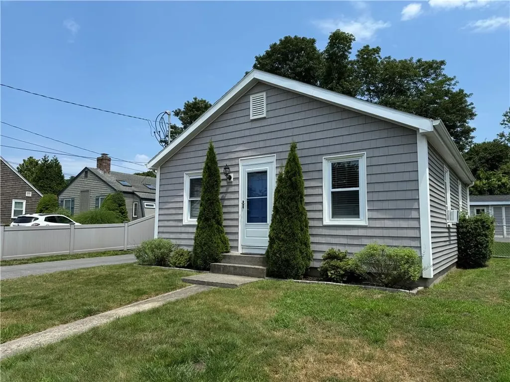 53 Center Avenue Middletown RI 02842