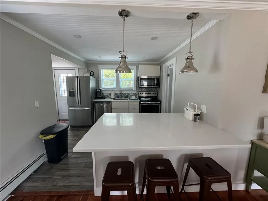 53 Center Avenue Middletown RI 02842
