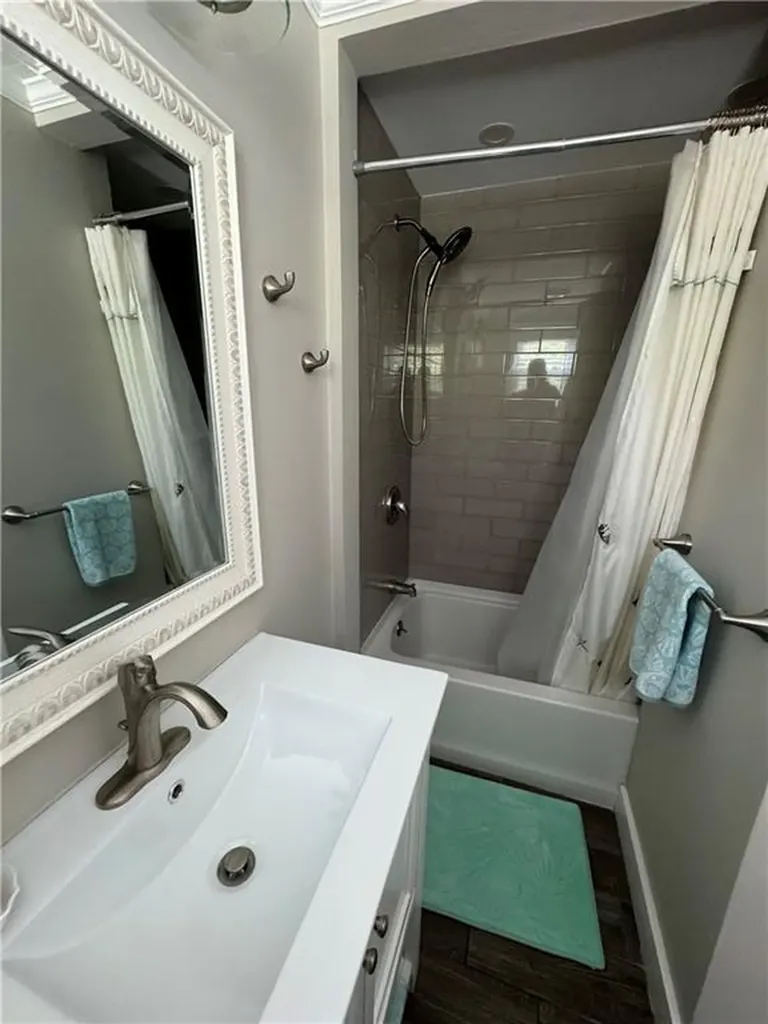 53 Center Avenue Middletown RI 02842