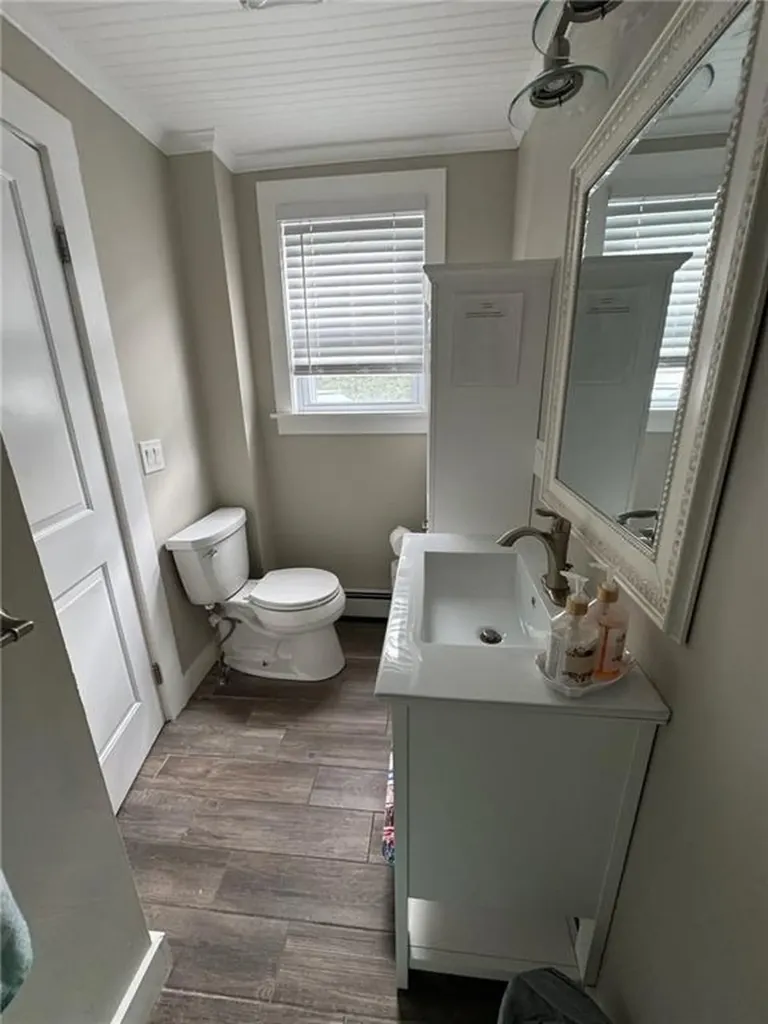 53 Center Avenue Middletown RI 02842
