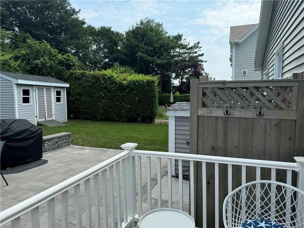 53 Center Avenue Middletown RI 02842