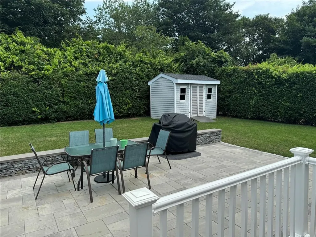 53 Center Avenue Middletown RI 02842