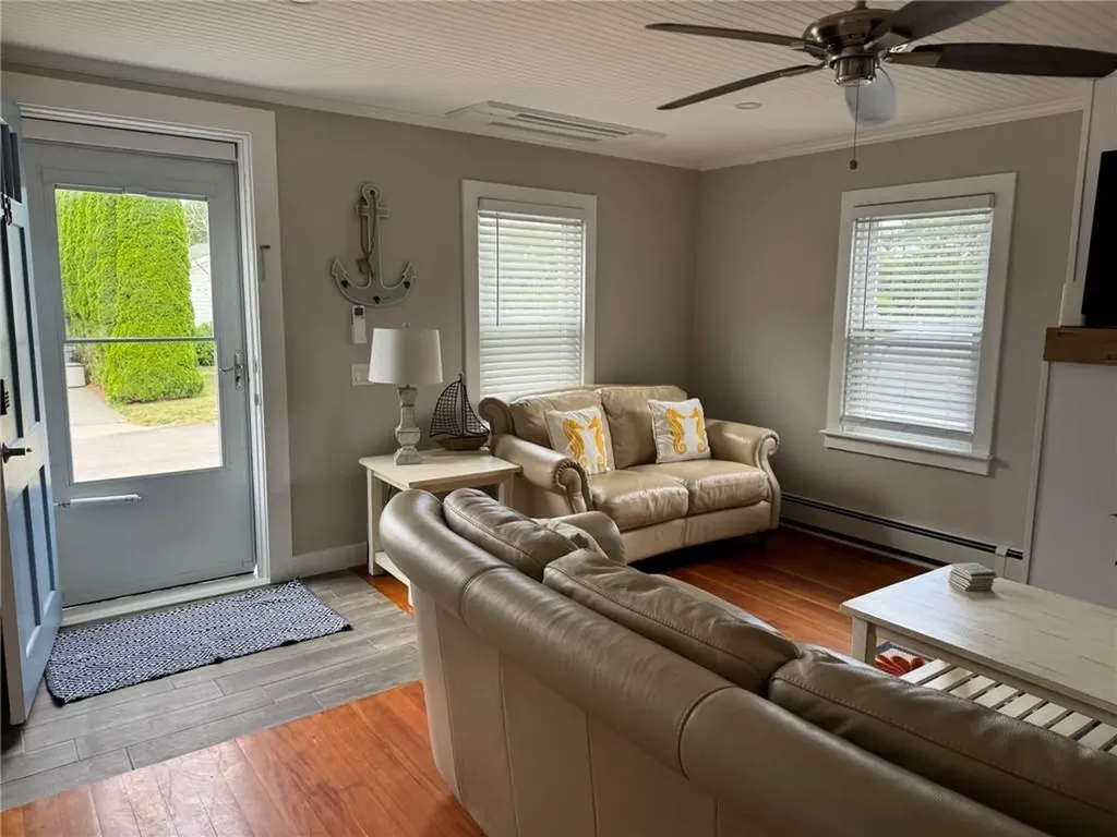 53 Center Avenue Middletown RI 02842