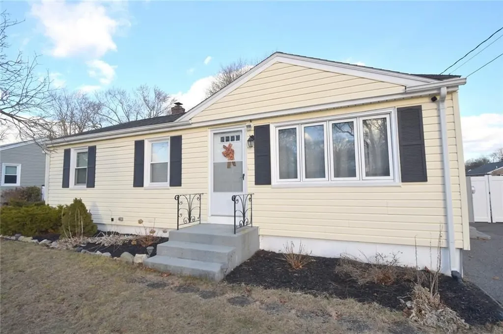 56 Pettis Drive Warwick RI 02889