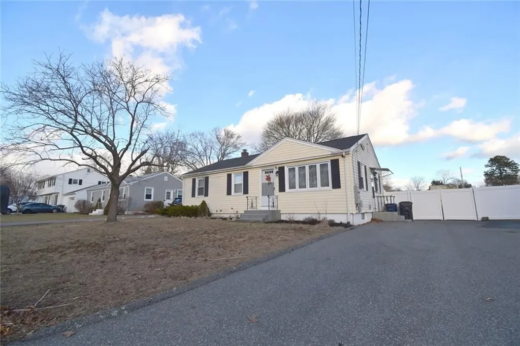 56 Pettis Drive Warwick RI 02889