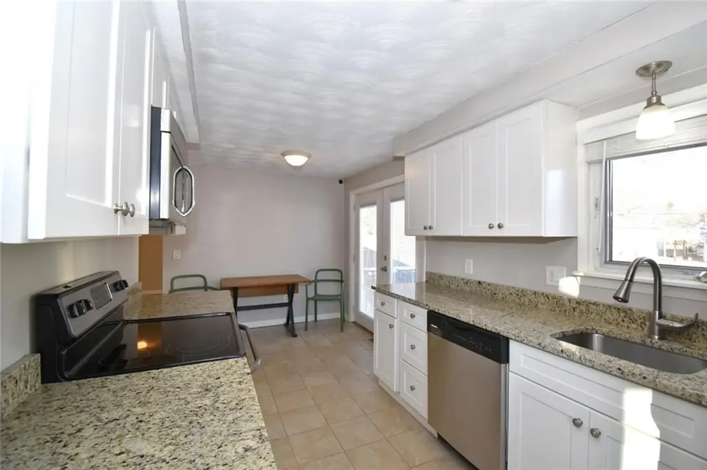 56 Pettis Drive Warwick RI 02889