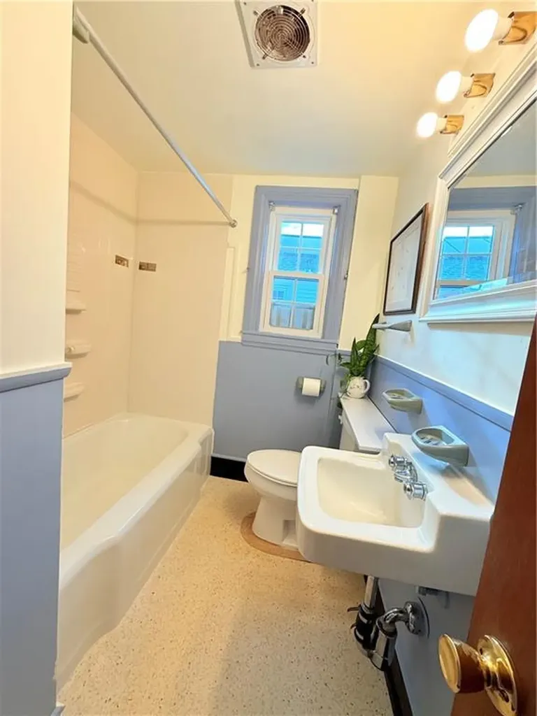 35 Community Road Warwick RI 02889