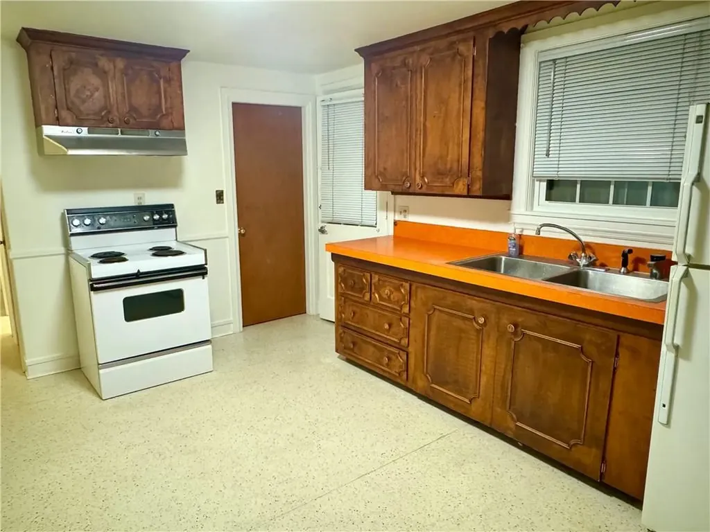 35 Community Road Warwick RI 02889