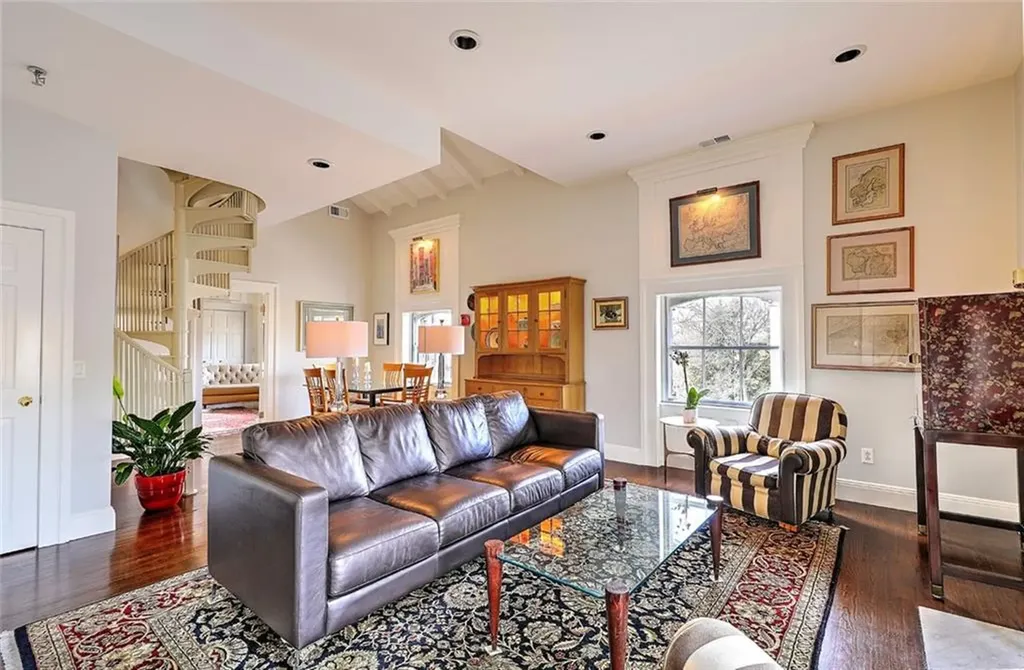 389 Benefit Street Providence RI 02906