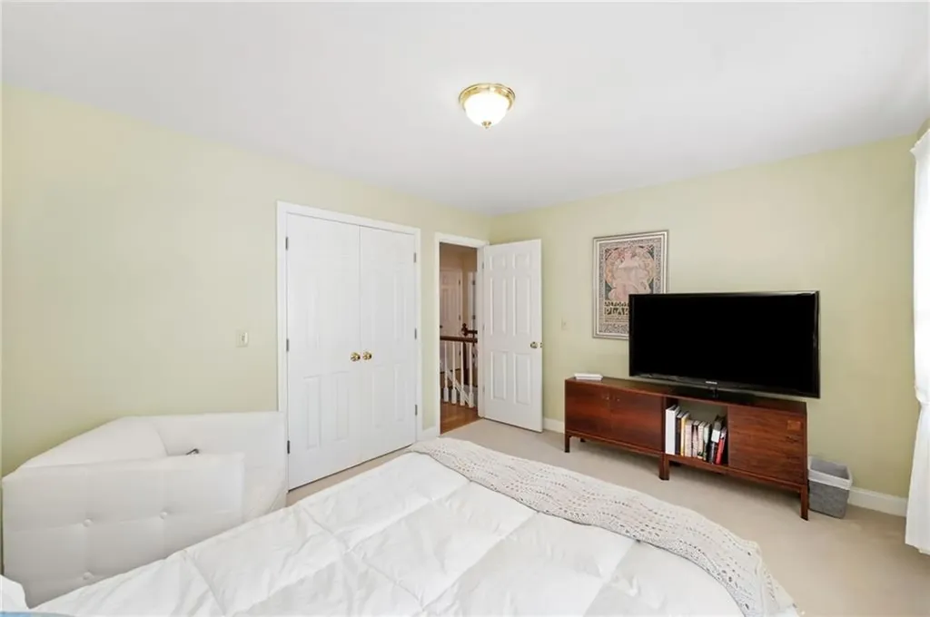 61 Bruce Lane Warwick RI 02886