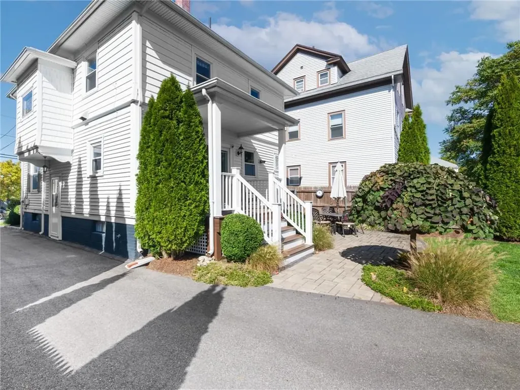 58 Homewood Avenue North Providence RI 02911