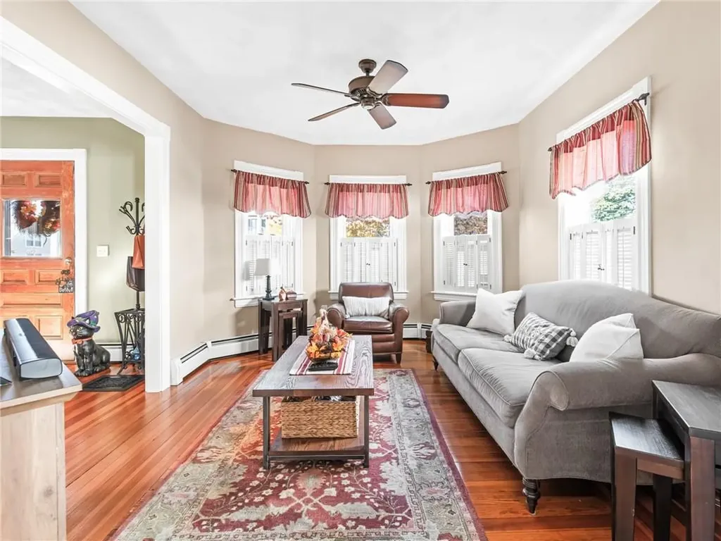 58 Homewood Avenue North Providence RI 02911