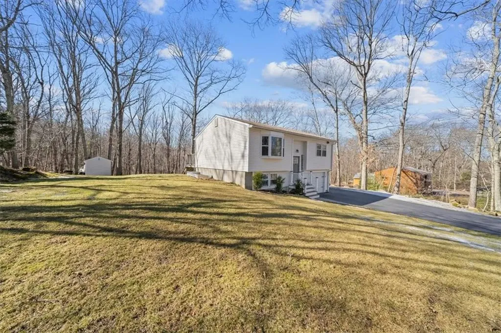 255 Log Bridge Road Coventry RI 02816