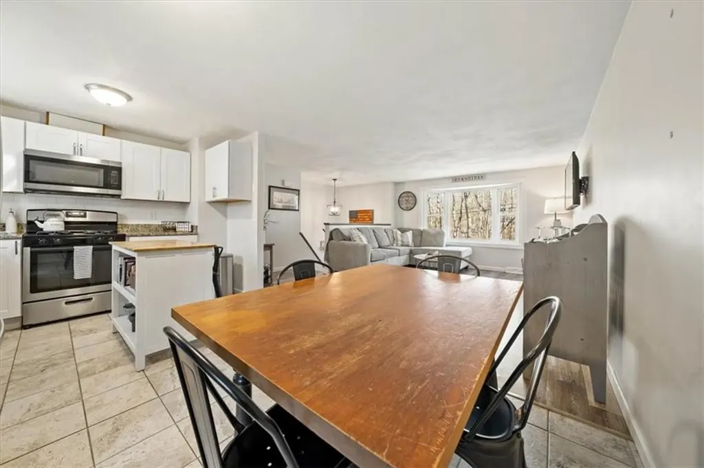 255 Log Bridge Road Coventry RI 02816
