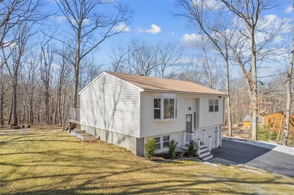 255 Log Bridge Road Coventry RI 02816