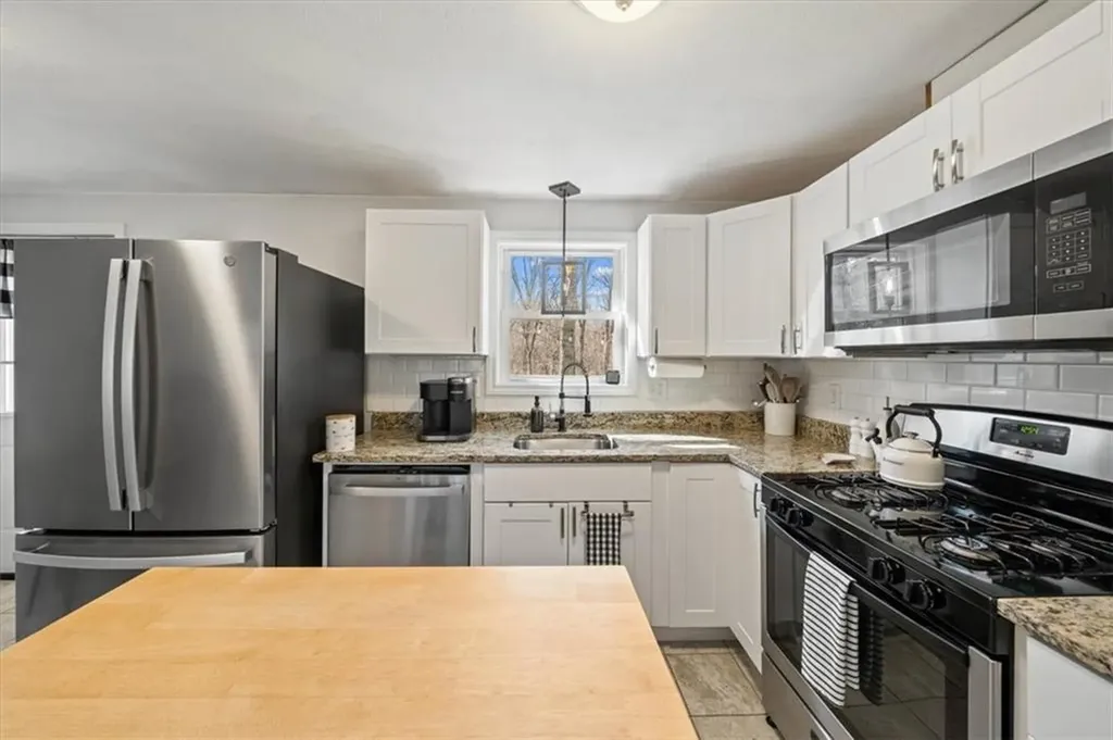 255 Log Bridge Road Coventry RI 02816