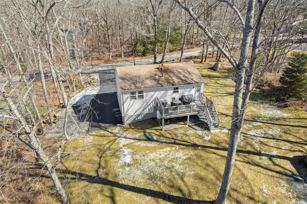 255 Log Bridge Road Coventry RI 02816