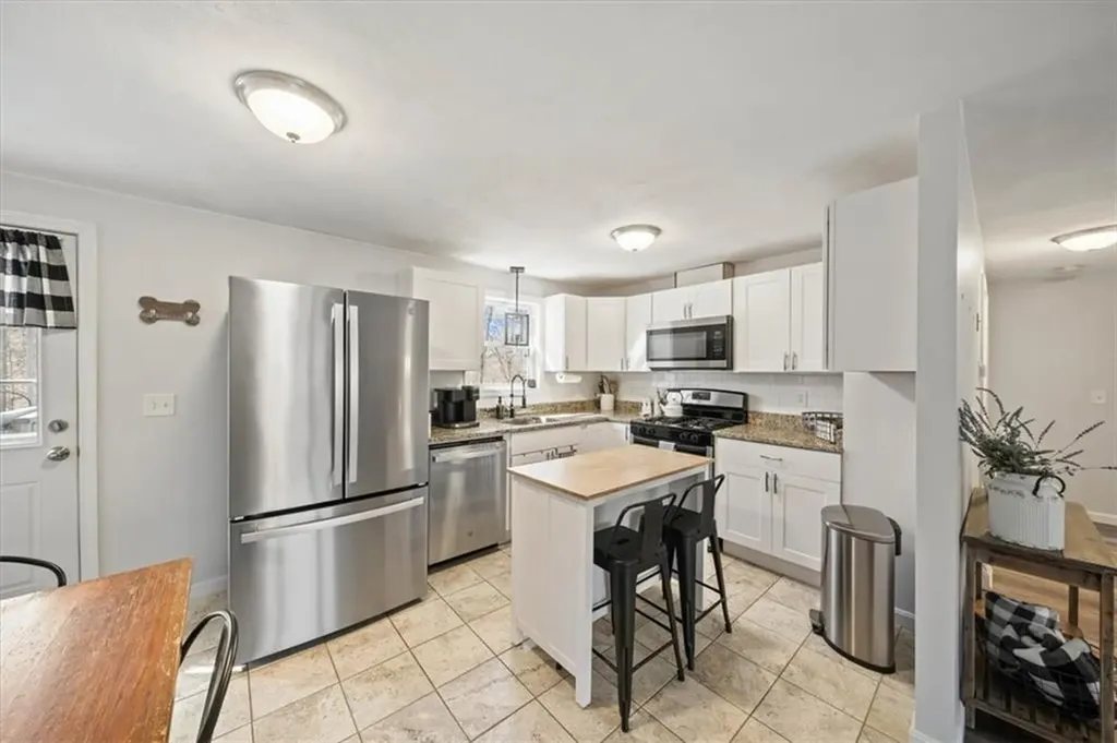 255 Log Bridge Road Coventry RI 02816
