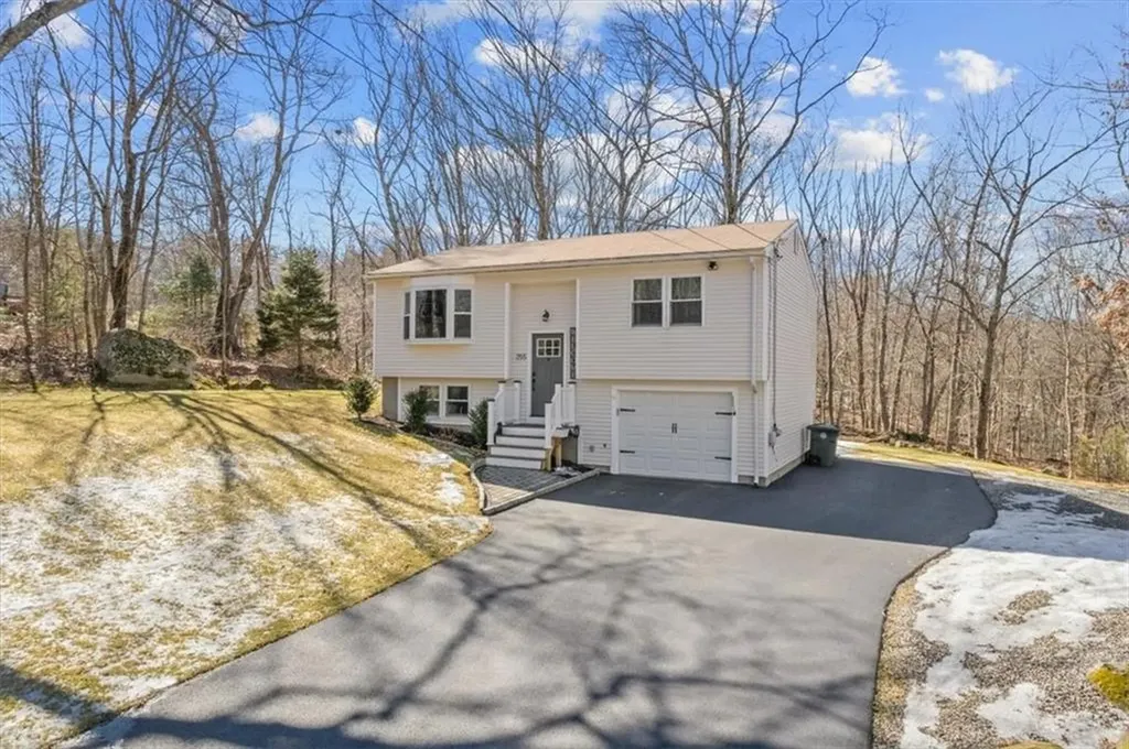 255 Log Bridge Road Coventry RI 02816