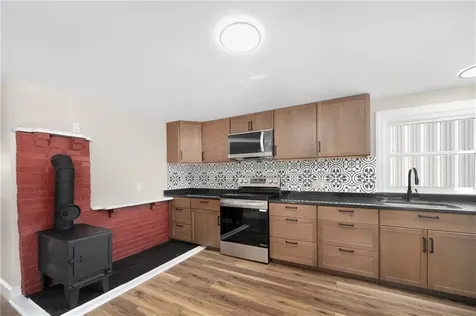 8 William Street Warren RI 02885