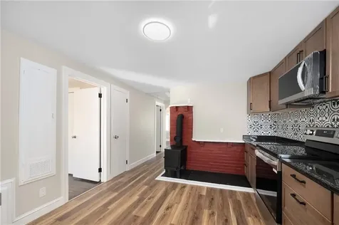 8 William Street Warren RI 02885