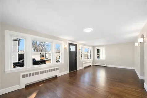 8 William Street Warren RI 02885