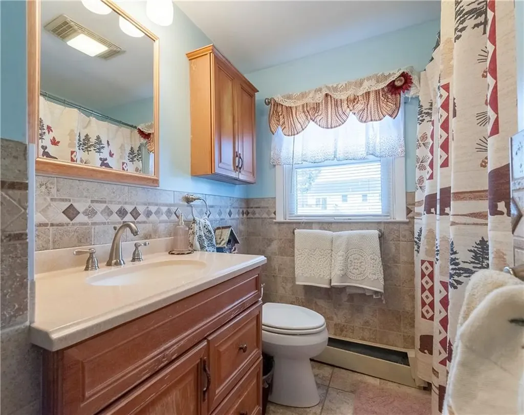 10 Delaware Avenue Cumberland RI 02864