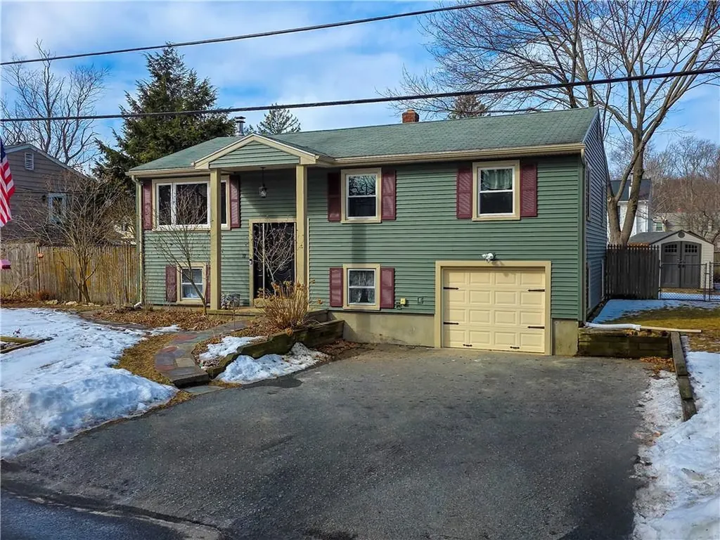 10 Delaware Avenue Cumberland RI 02864