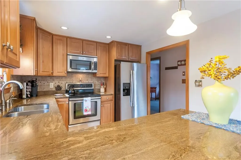 10 Delaware Avenue Cumberland RI 02864