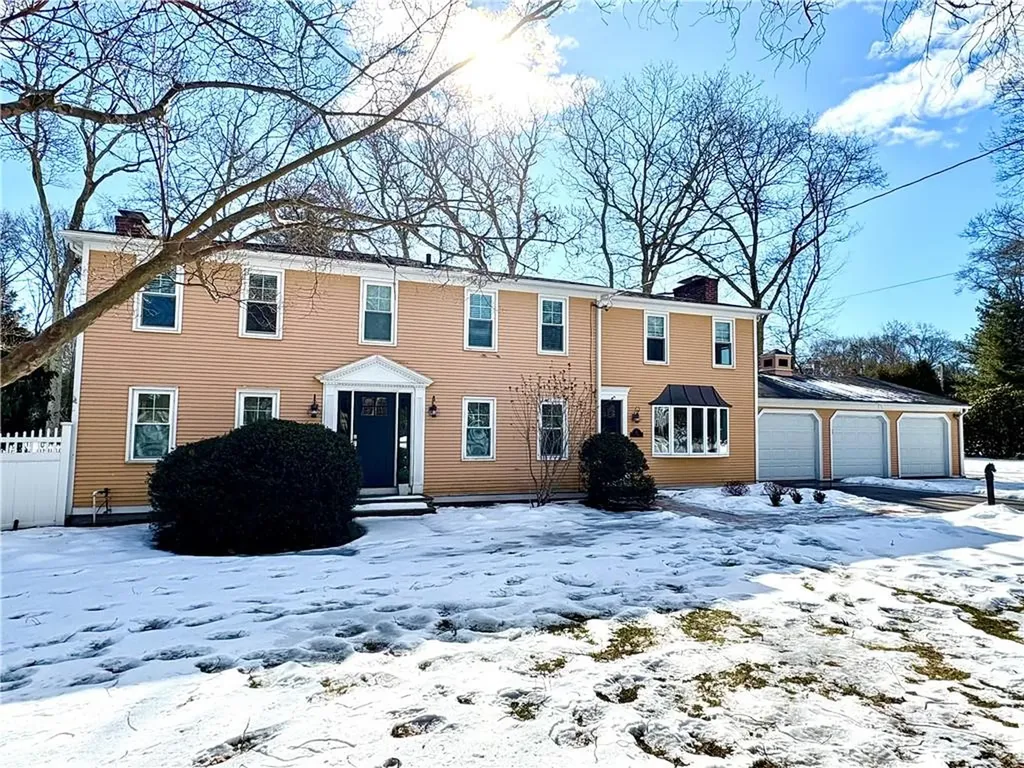10 Trappers Lane East Greenwich RI 02818