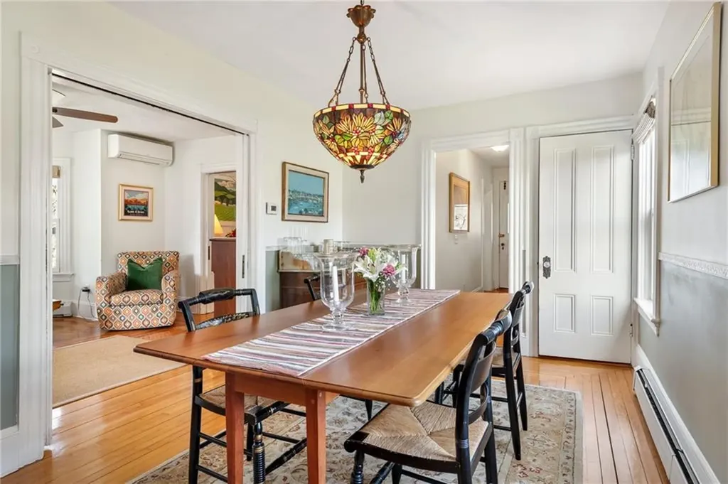 33 Lincoln Avenue Barrington RI 02806