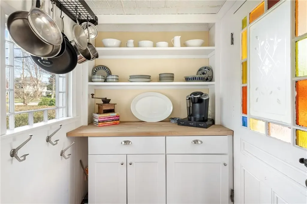 33 Lincoln Avenue Barrington RI 02806