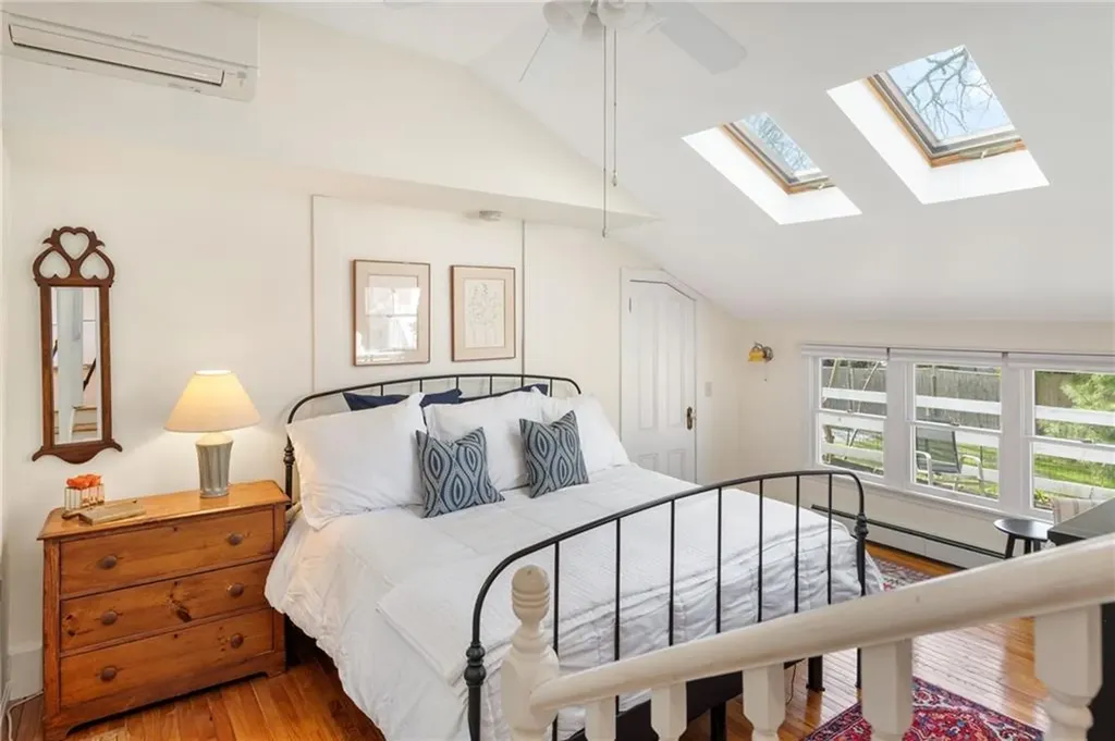 33 Lincoln Avenue Barrington RI 02806
