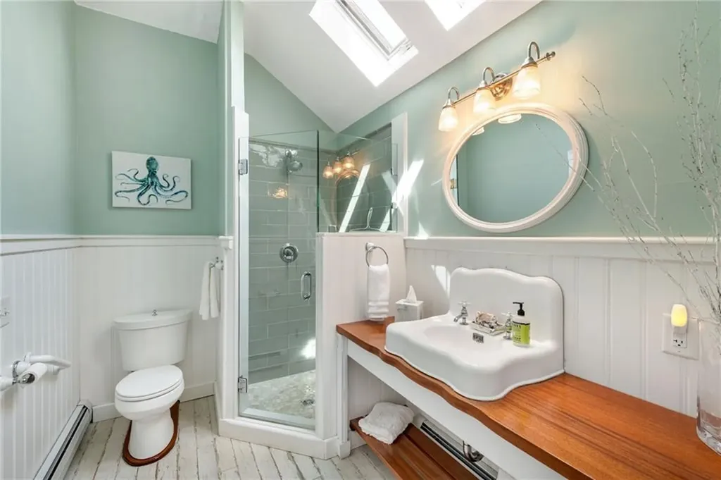 33 Lincoln Avenue Barrington RI 02806