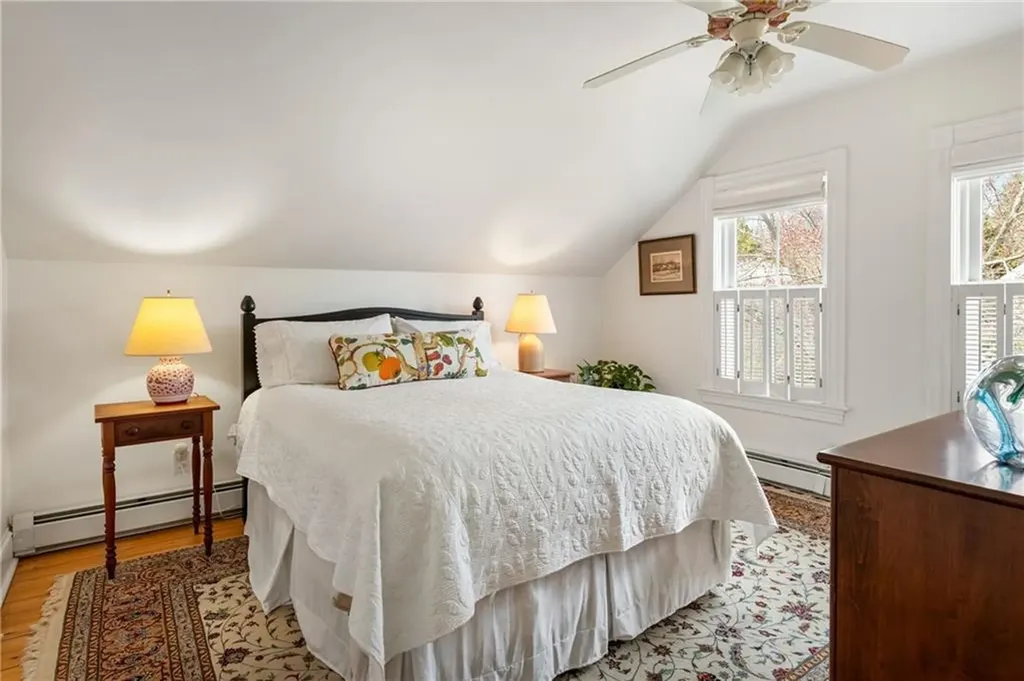 33 Lincoln Avenue Barrington RI 02806